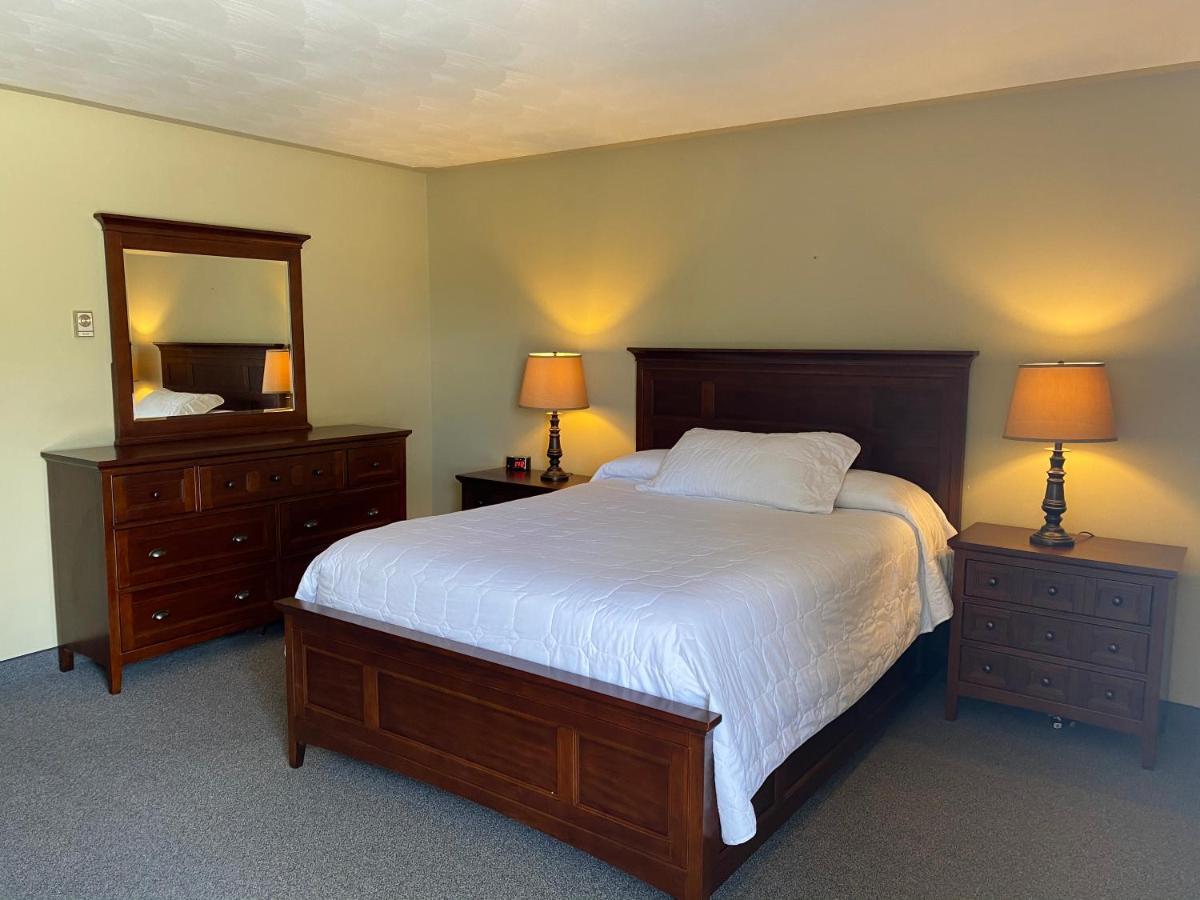 Manitoulin Inn Mindemoya Zewnętrze zdjęcie