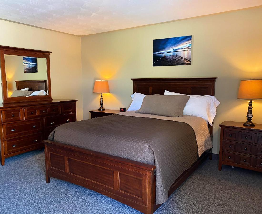 Manitoulin Inn Mindemoya Zewnętrze zdjęcie