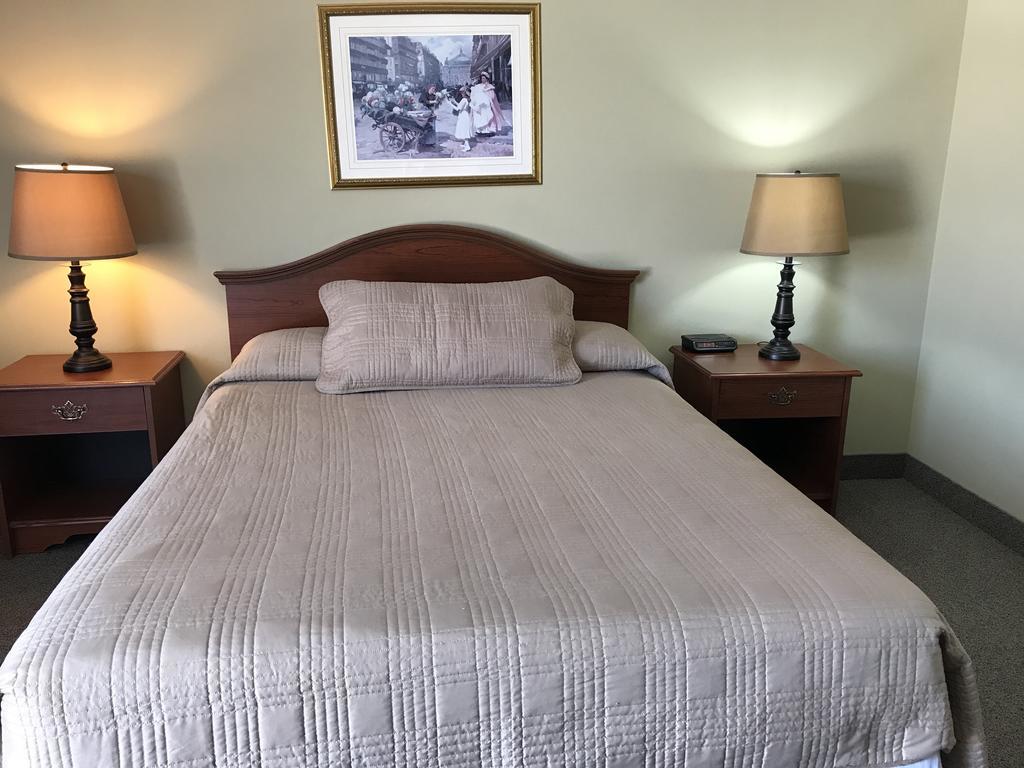Manitoulin Inn Mindemoya Zewnętrze zdjęcie