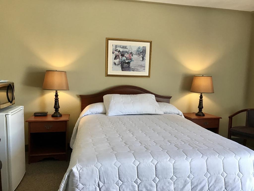 Manitoulin Inn Mindemoya Zewnętrze zdjęcie