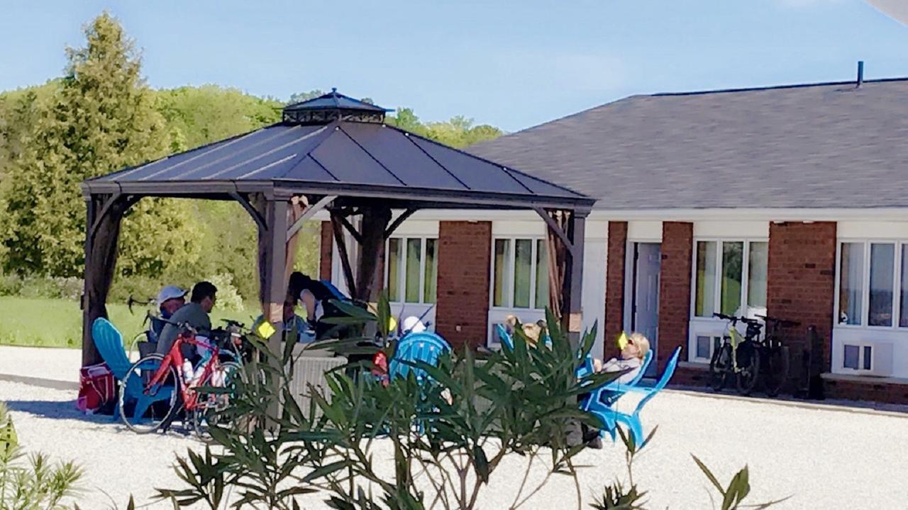 Manitoulin Inn Mindemoya Zewnętrze zdjęcie