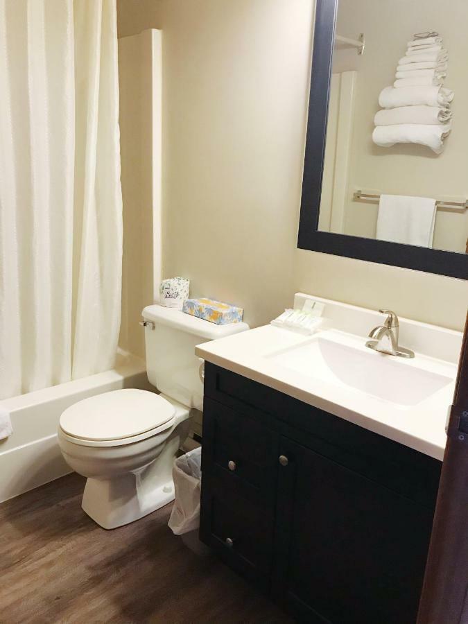 Manitoulin Inn Mindemoya Zewnętrze zdjęcie